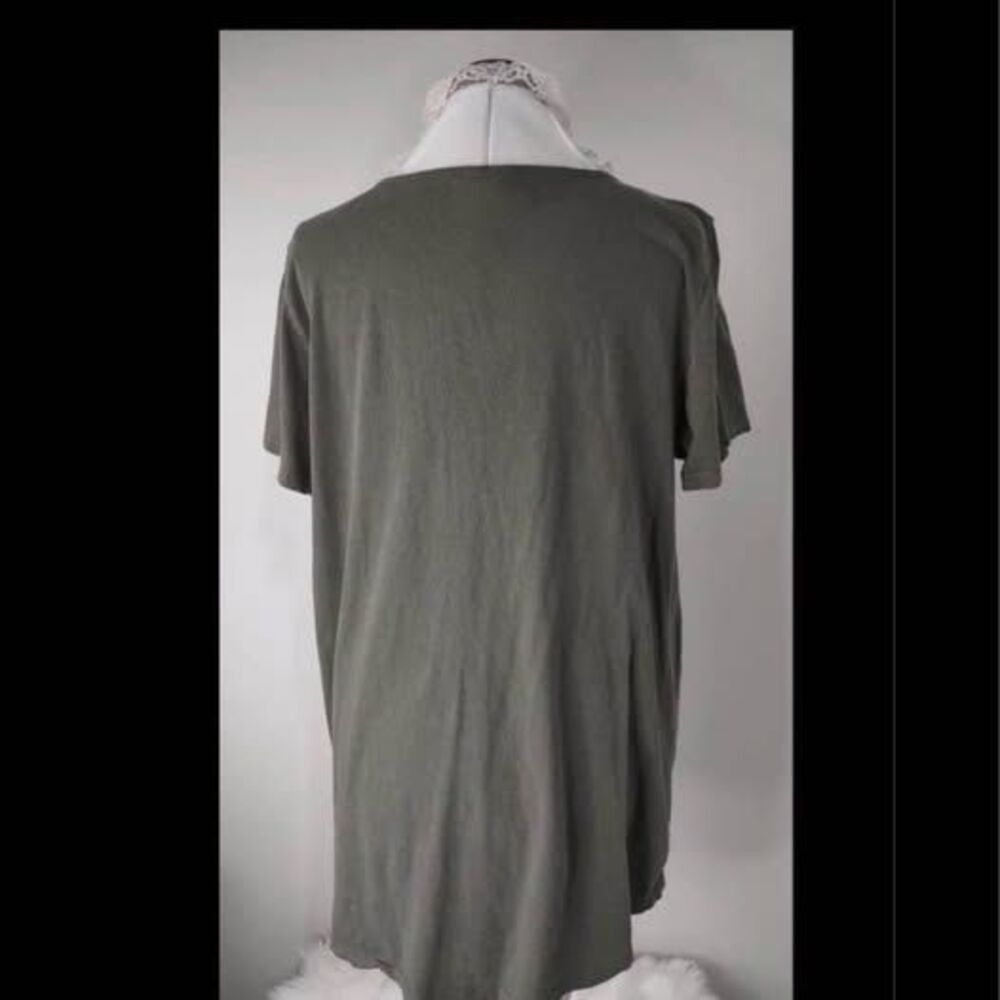 Tee 2X Torrid vintage green short sleeve blouse length=30” pit-pit=22” C5693 - Picture 2 of 5